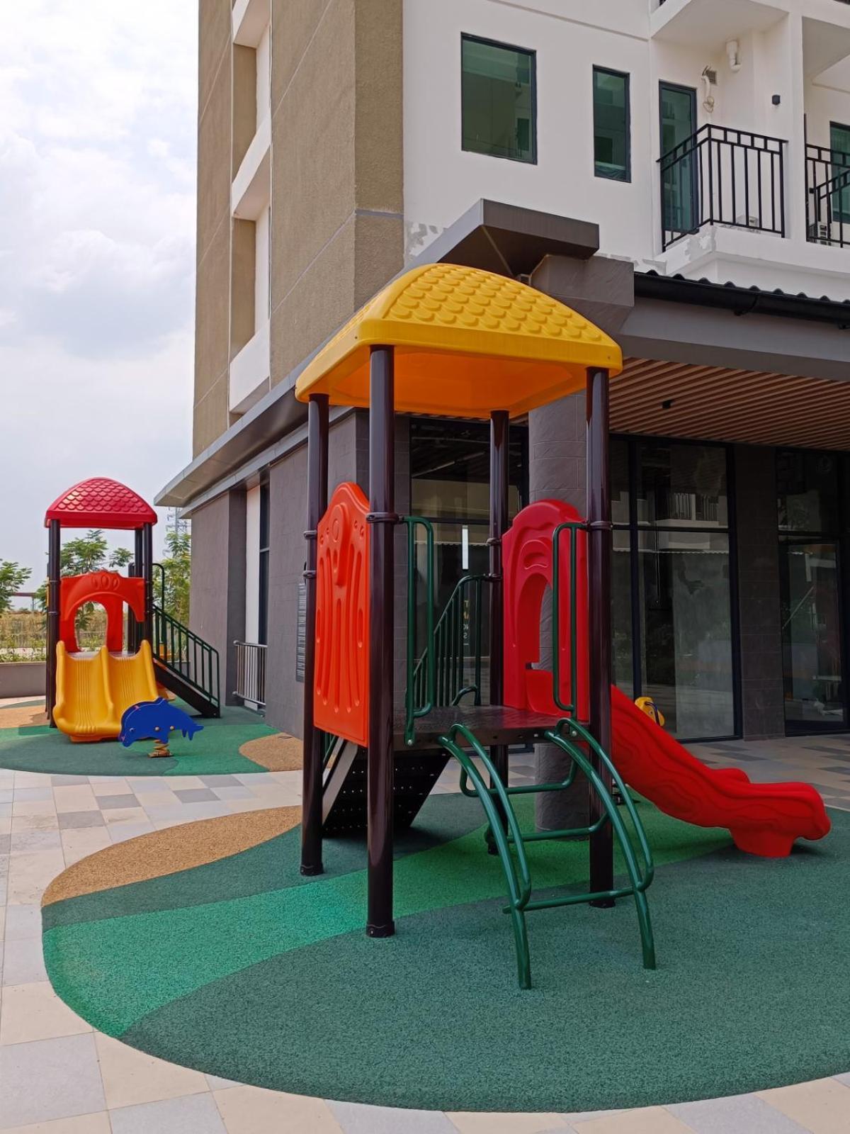 Hotel Osaka Pik2 Тангеранг Экстерьер фото