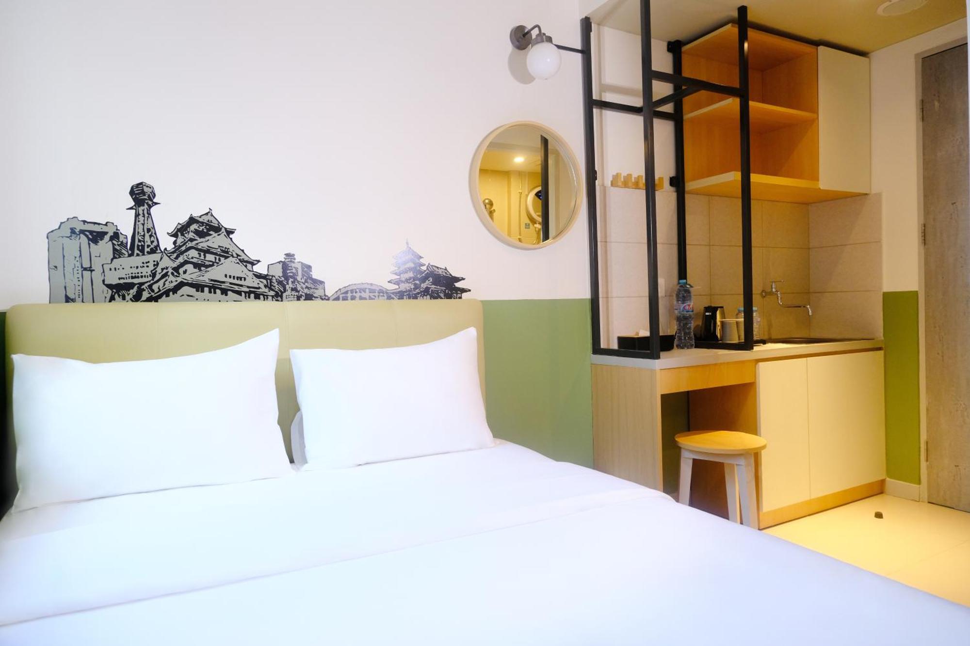 Hotel Osaka Pik2 Тангеранг Экстерьер фото
