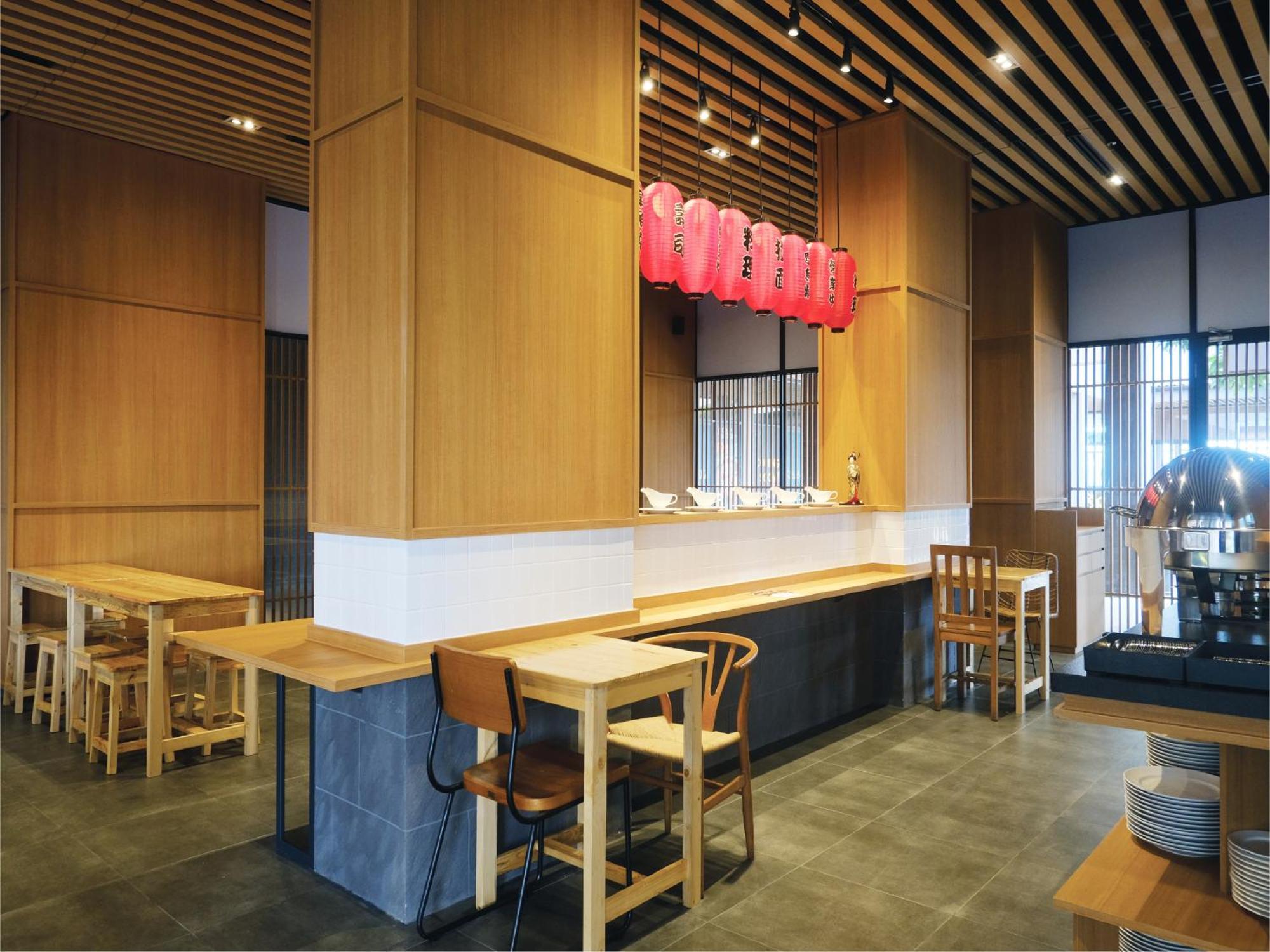 Hotel Osaka Pik2 Тангеранг Экстерьер фото