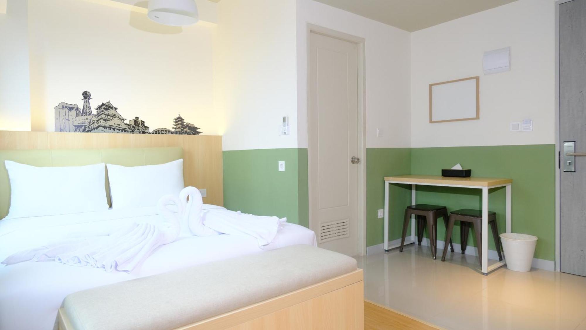Hotel Osaka Pik2 Тангеранг Экстерьер фото
