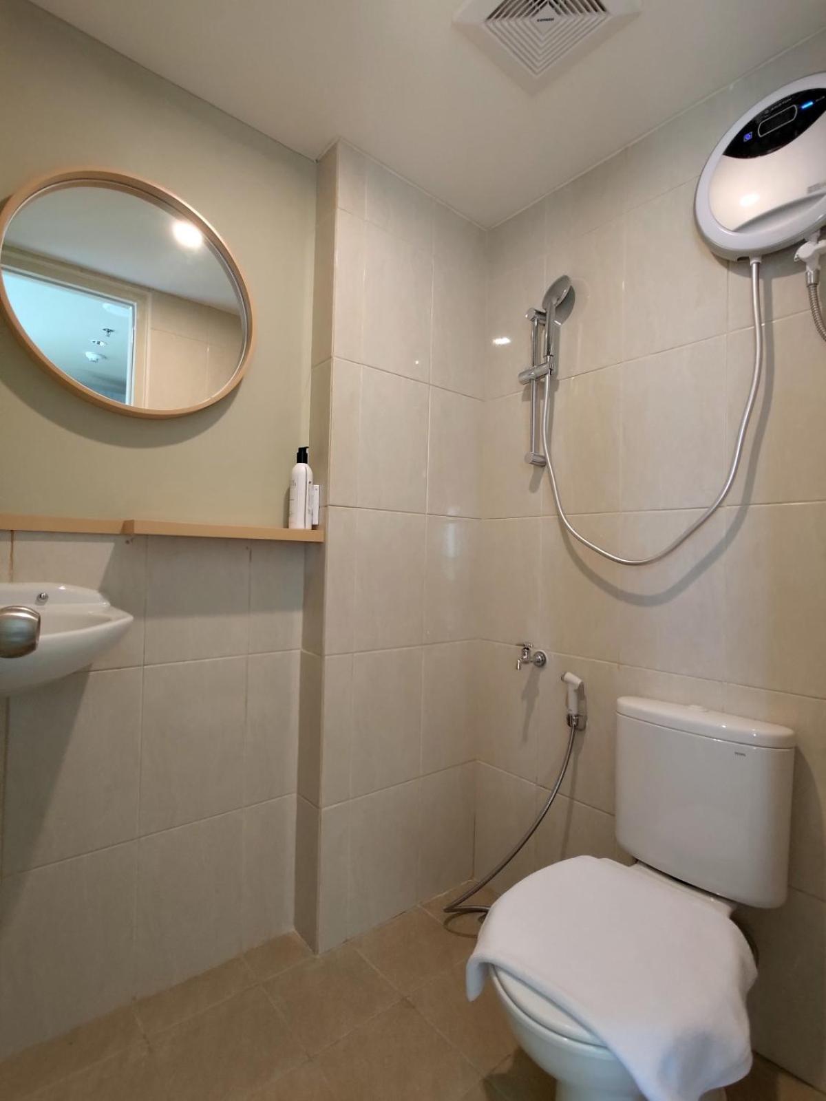 Hotel Osaka Pik2 Тангеранг Экстерьер фото