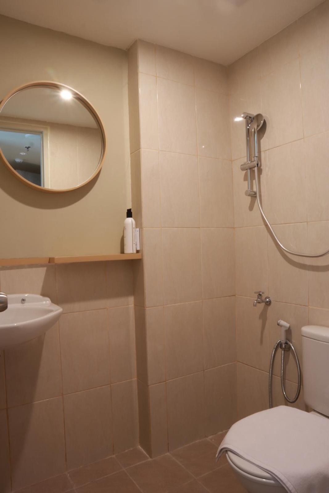 Hotel Osaka Pik2 Тангеранг Экстерьер фото